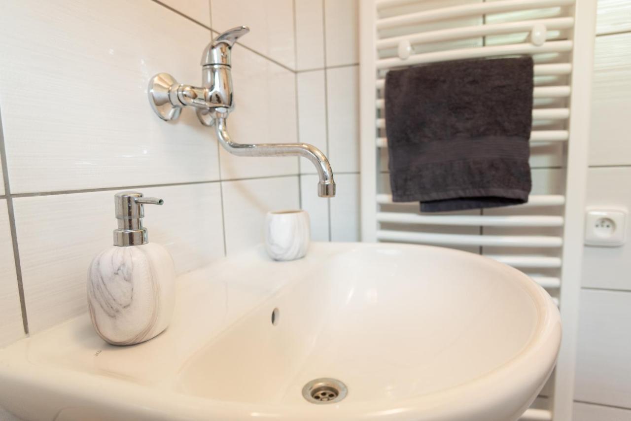 דירות דצ'ין Apartman Fraise מראה חיצוני תמונה