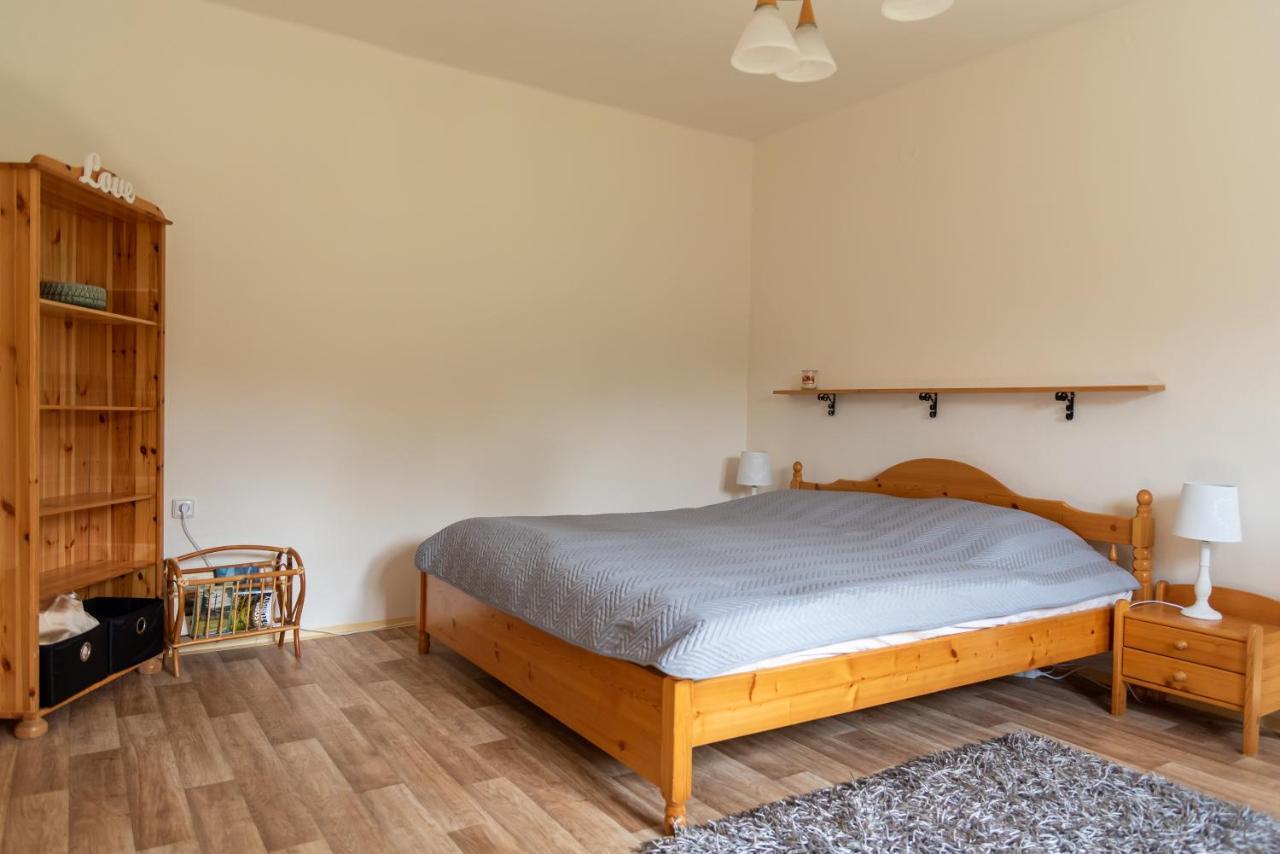 דירות דצ'ין Apartman Fraise מראה חיצוני תמונה