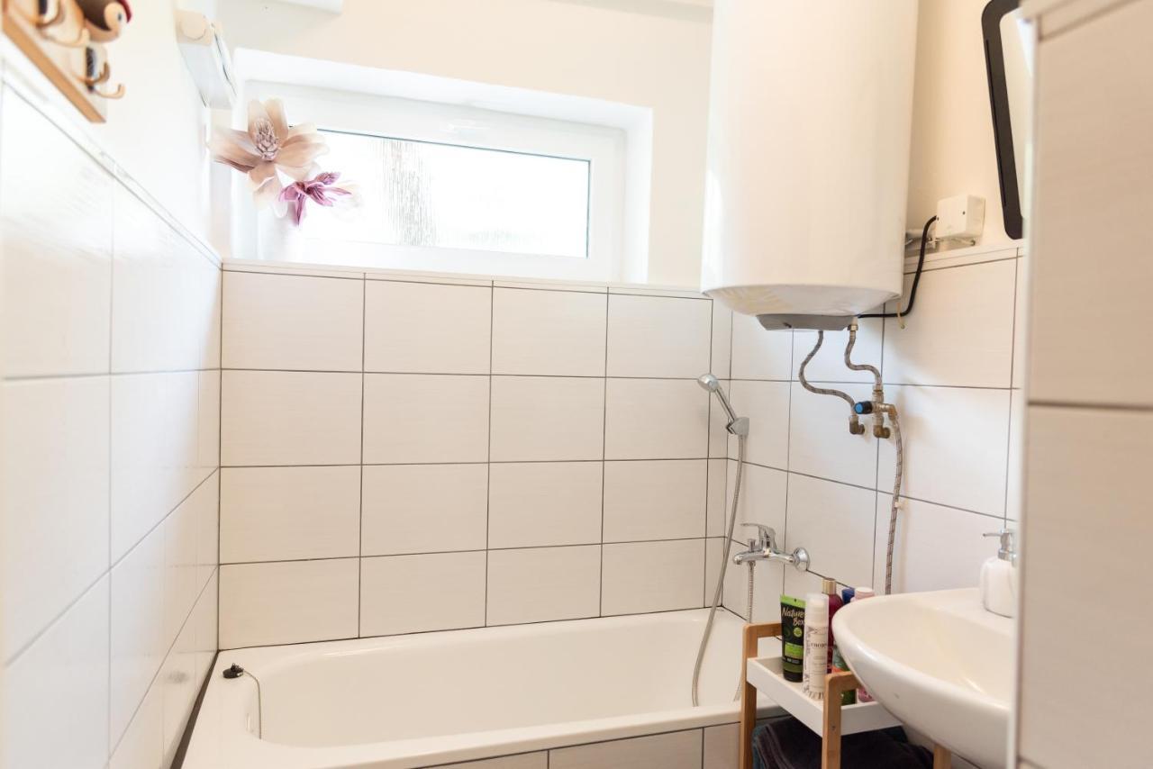 דירות דצ'ין Apartman Fraise מראה חיצוני תמונה