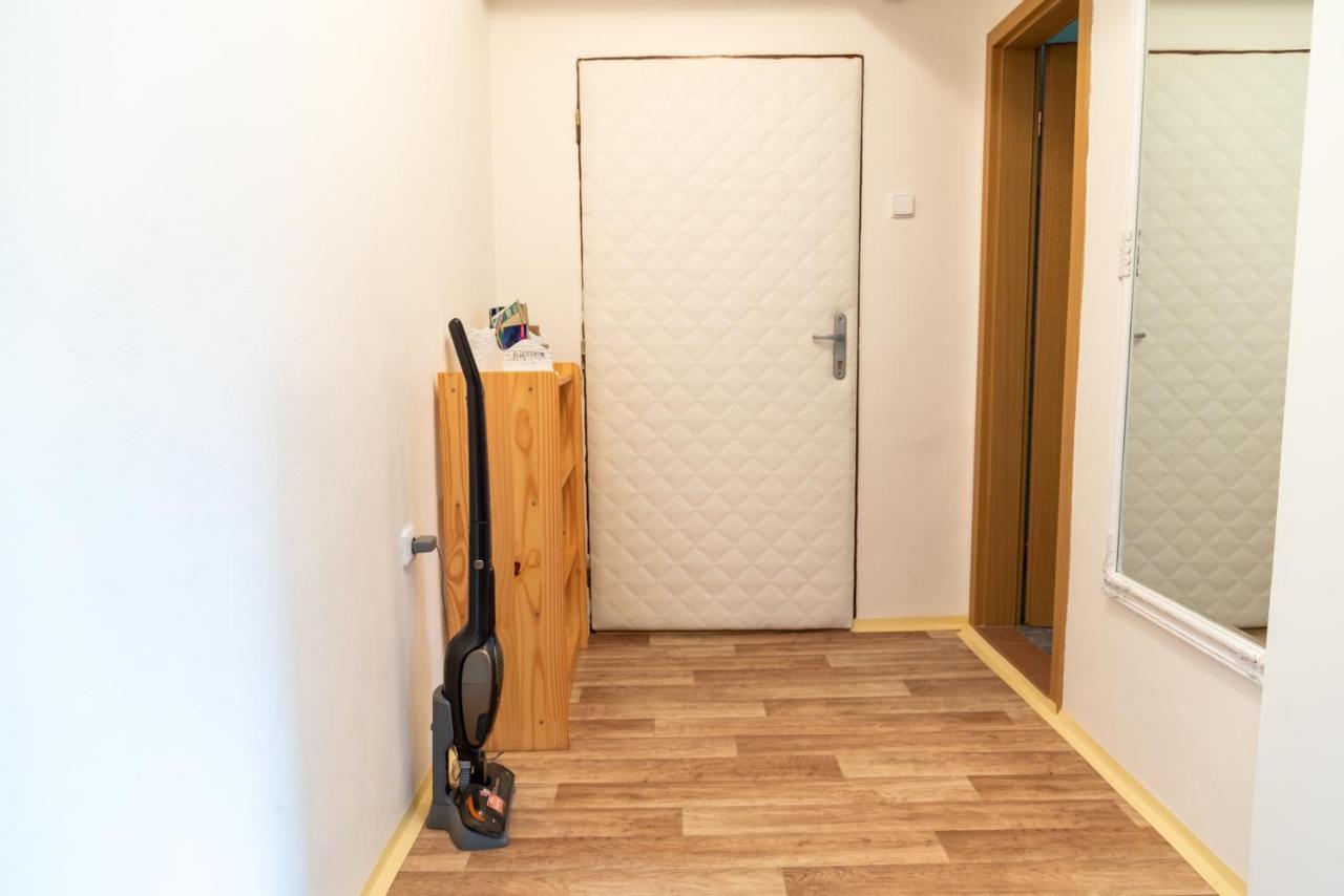 דירות דצ'ין Apartman Fraise מראה חיצוני תמונה
